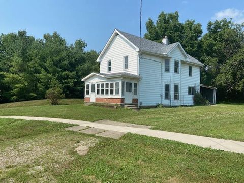 Homes For Sale - 326 N Main Street<br/> Pickaway County, New Holland, OH 43145