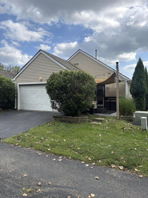 Tiny photo for 2848 Hillstone Street, Columbus, OH 43219 (MLS # 226035597)