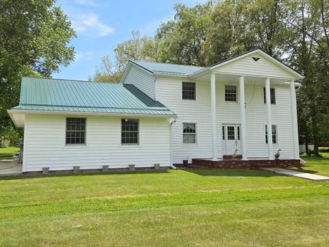 Photo of 133 S Utah Avenue, Newark, OH 43055 (MLS # 226016936)