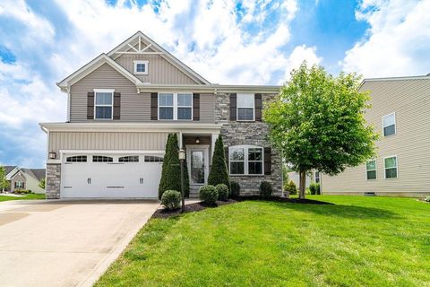 Photo of 2045 E Gardenia Drive, Pataskala, OH 43062 (MLS # 225019146)
