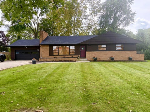 Photo of 2611 Bethel Road, Columbus, OH 43220 (MLS # 226035316)