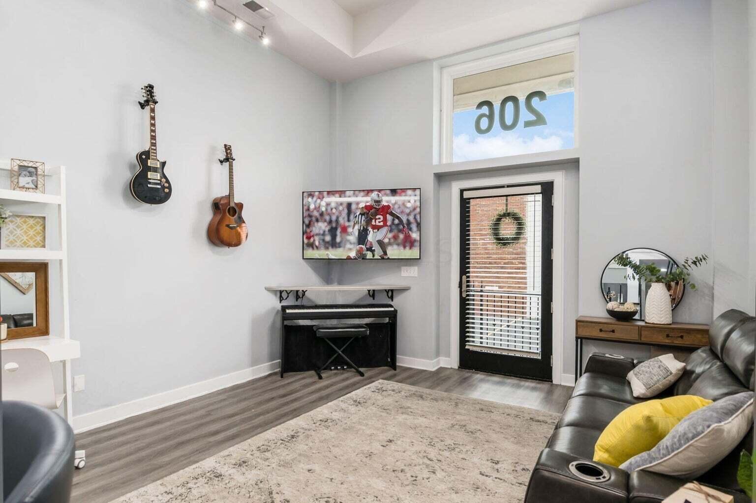 1276 N High Street 206