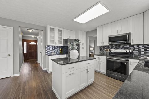 Tiny photo for 2886 Wynneleaf Street, Hilliard, OH 43026 (MLS # 226000673)