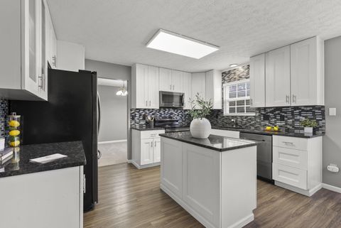 Tiny photo for 2886 Wynneleaf Street, Hilliard, OH 43026 (MLS # 226000673)