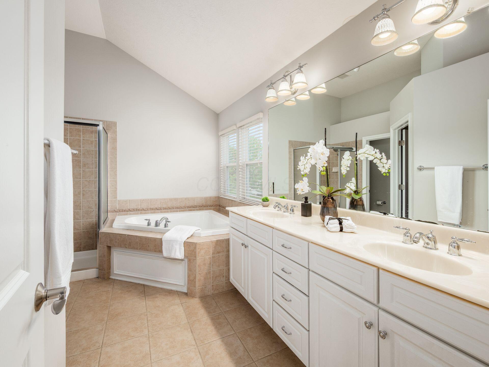 7915 Fargo Lane, Delaware, Ohio image 31