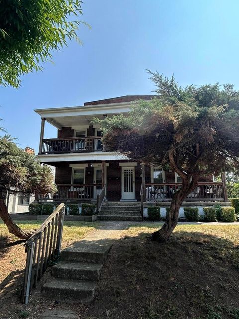 Photo of 922 Northwest Boulevard, Grandview Heights, OH 43212 (MLS # 226010033)