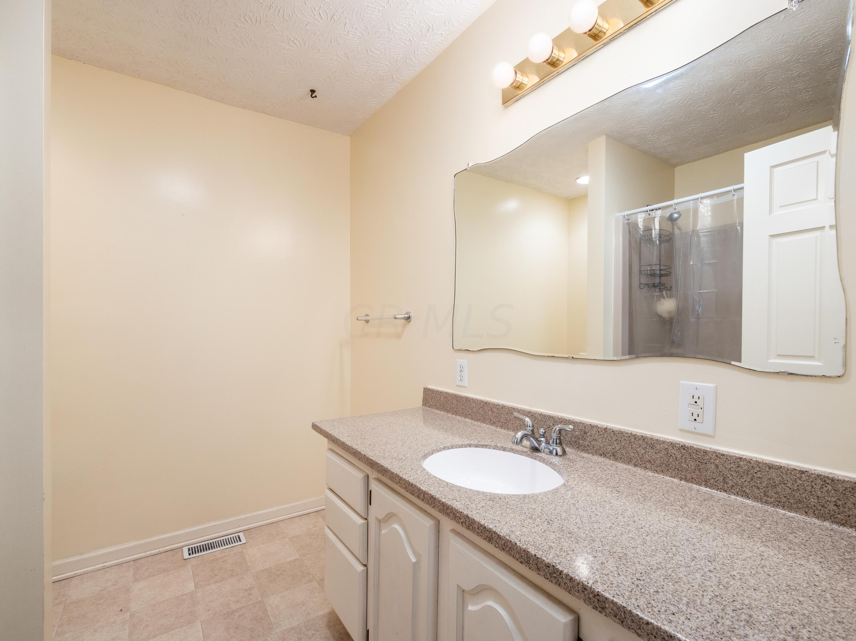 3773 Dixon Road, Pataskala, Ohio image 39