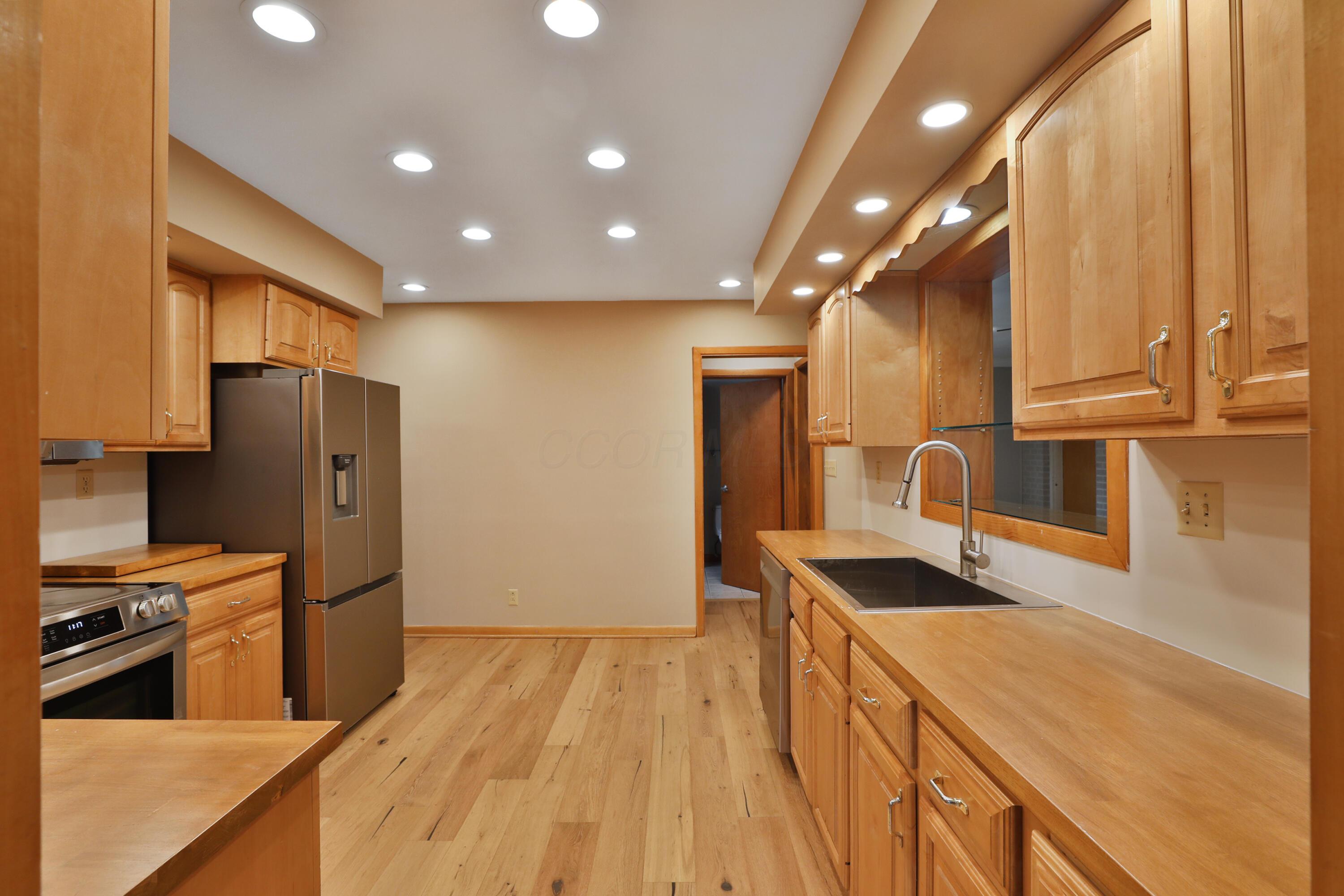 465 W Schrock Road, Westerville, Ohio image 12