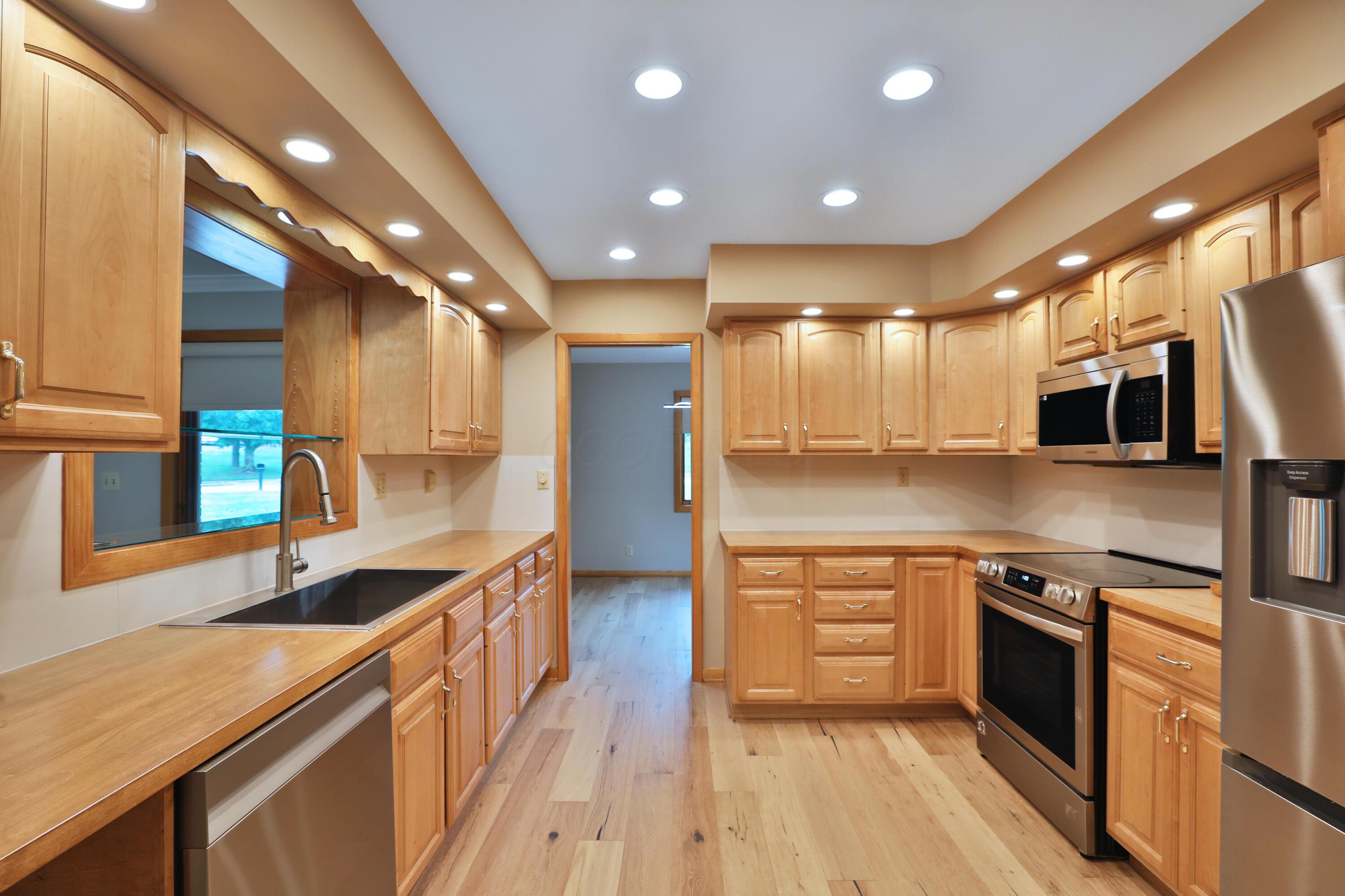 465 W Schrock Road, Westerville, Ohio image 16