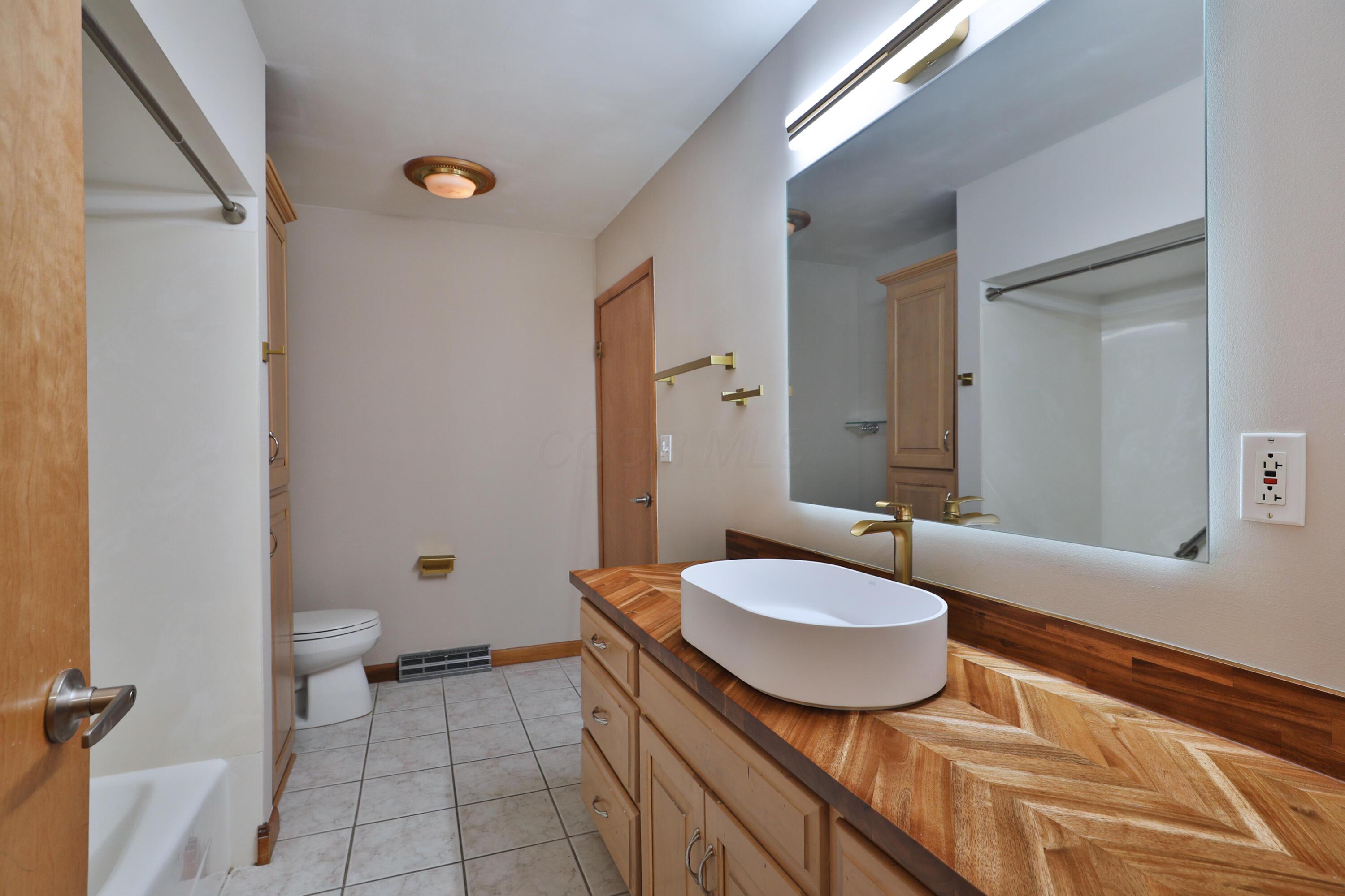 465 W Schrock Road, Westerville, Ohio image 20