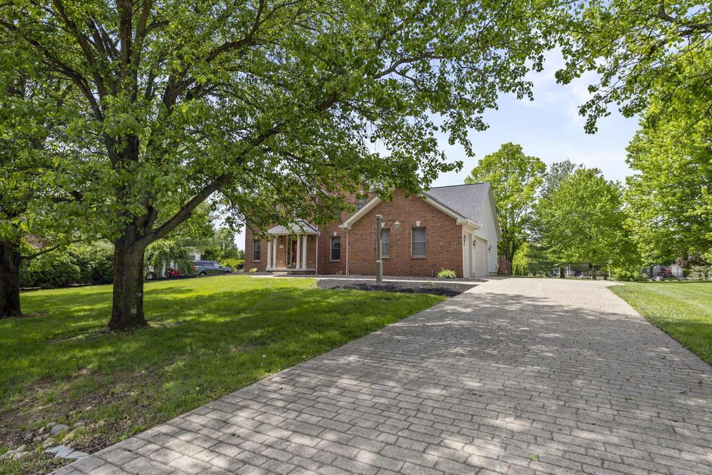 Photo of 7557 Spring Mill Drive NW, Canal Winchester, OH 43110 (MLS # 226014356)