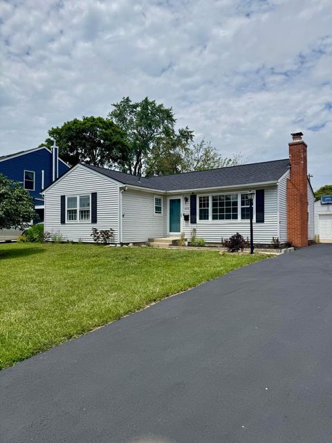 Photo of 4978 Taunton Way, Columbus, OH 43228 (MLS # 226023586)