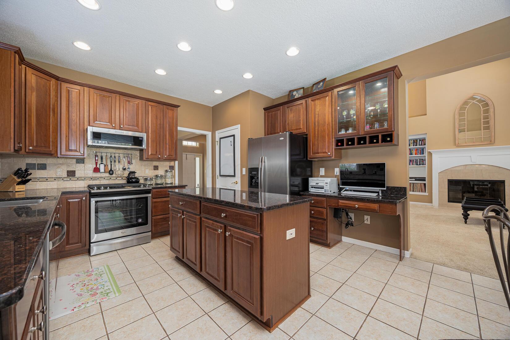 413 Ashmoore Circle, Powell, Ohio image 18