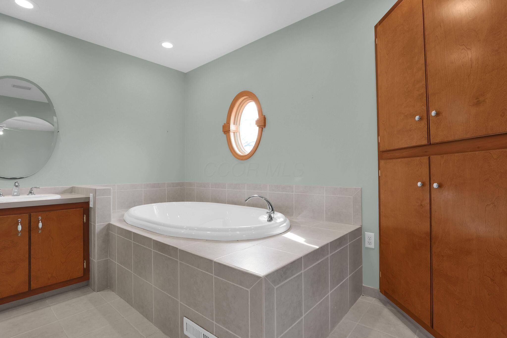 8433 Central College Road, New Albany, Ohio image 29