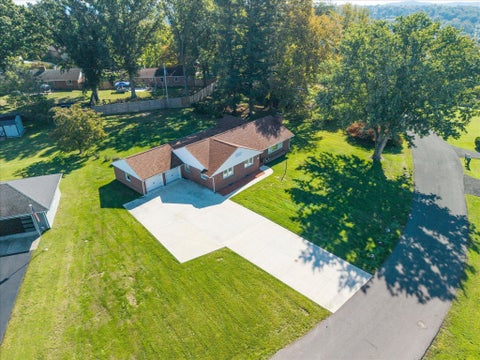 Tiny photo for 1 Shawnee Drive, Chillicothe, OH 45601 (MLS # 226036969)