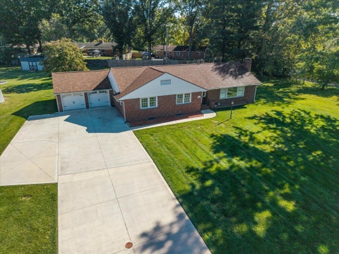Tiny photo for 1 Shawnee Drive, Chillicothe, OH 45601 (MLS # 226036969)
