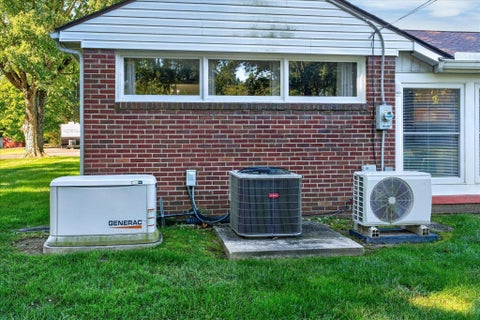 Tiny photo for 1 Shawnee Drive, Chillicothe, OH 45601 (MLS # 226036969)