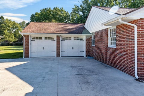 Tiny photo for 1 Shawnee Drive, Chillicothe, OH 45601 (MLS # 226036969)