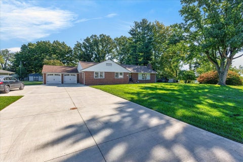 Tiny photo for 1 Shawnee Drive, Chillicothe, OH 45601 (MLS # 226036969)