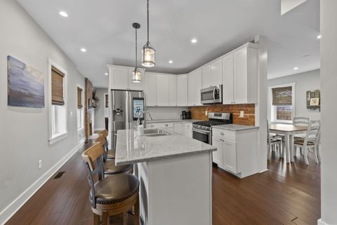 Photo of 192 E 2nd Avenue, Columbus, OH 43201 (MLS # 226001171)