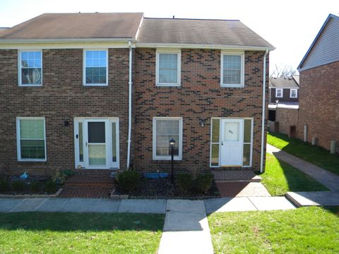 Photo of 501 Clairbrook Avenue JG8 #JG8, Columbus, OH 43228 (MLS # 226008476)