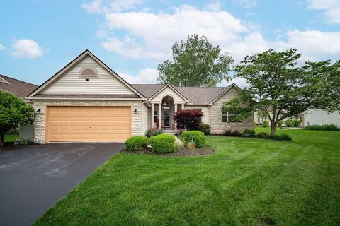 Photo of 7192 Redwood Valley Court, Lewis Center, OH 43035 (MLS # 226018981)