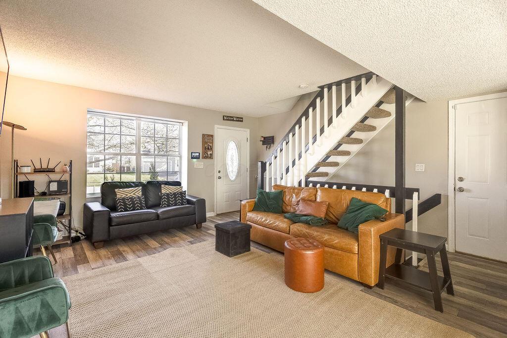5255 Springdale Boulevard, Hilliard, Ohio image 2