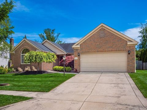 Photo of 3847 Dayspring Drive, Hilliard, OH 43026 (MLS # 226016736)