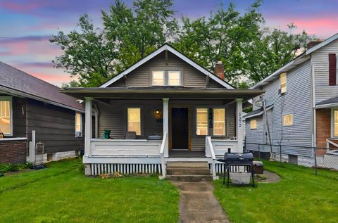 Photo of 1372 Aberdeen Avenue, Columbus, OH 43211 (MLS # 226019478)