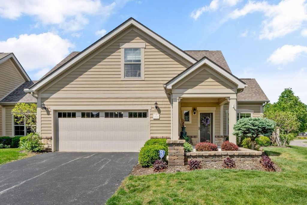 Photo of 3844 Foresta Grand Drive, Powell, OH 43065 (MLS # 226016596)
