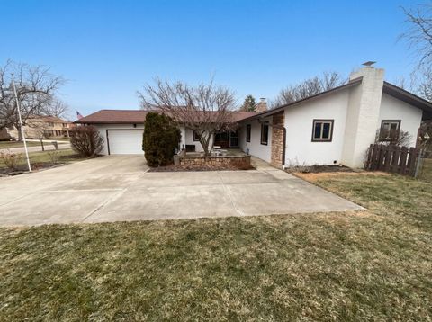 Photo of 6296 Moundview Place, Grove City, OH 43123 (MLS # 226002745)