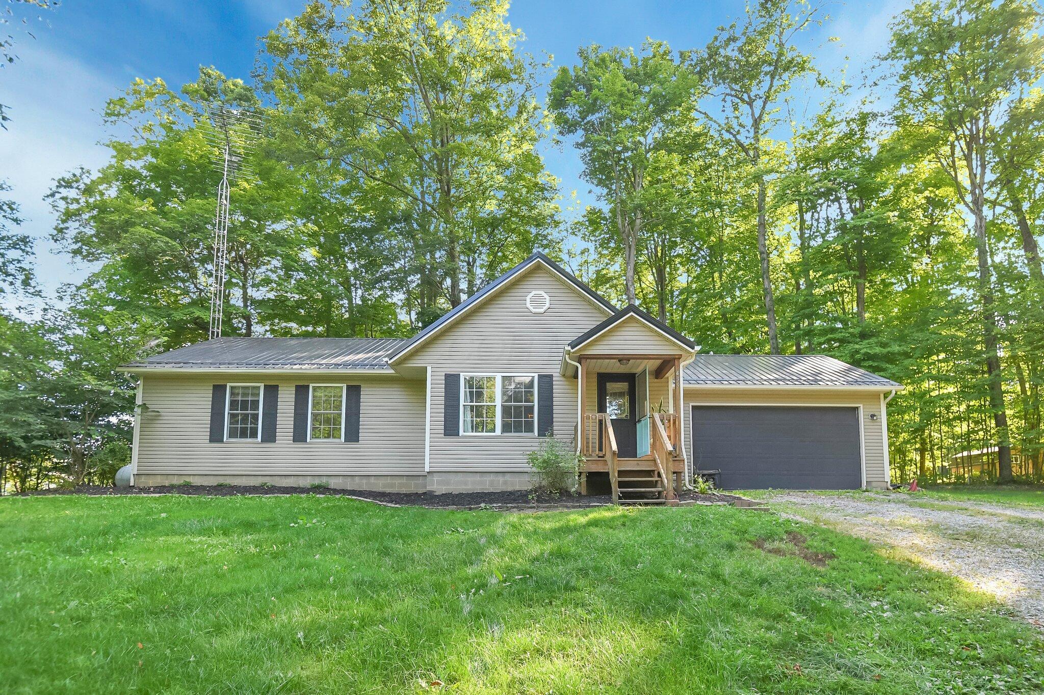 499 Glenmonte Drive, Howard, Ohio image 2