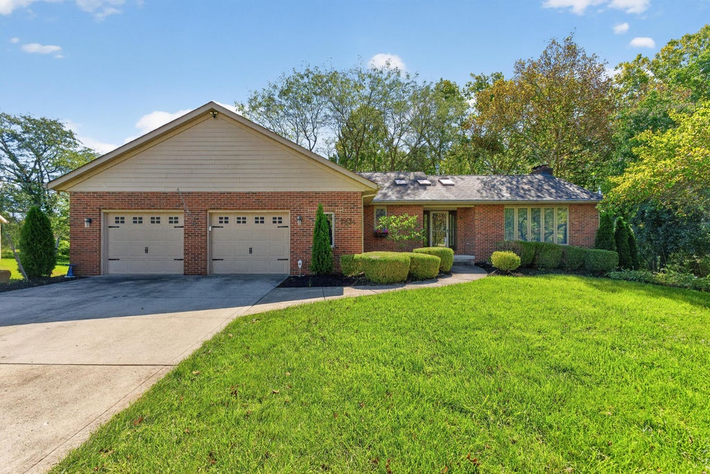 Photo of 7634 Heatherwood Drive NW, Canal Winchester, OH 43110 (MLS # 226037270)