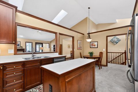 Tiny photo for 524 Mechwart Place, Columbus, OH 43230 (MLS # 226003241)