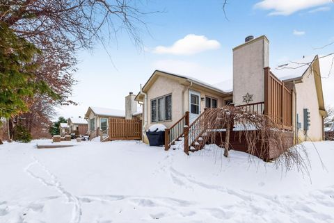 Tiny photo for 524 Mechwart Place, Columbus, OH 43230 (MLS # 226003241)