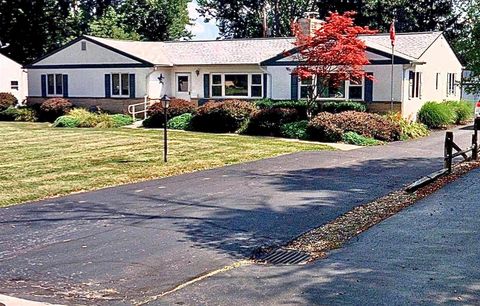 Photo of 3755 Mayfair Drive, Grove City, OH 43123 (MLS # 226008739)