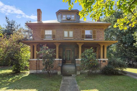 Photo of 1022 Findley Avenue, Zanesville, OH 43701 (MLS # 225037709)