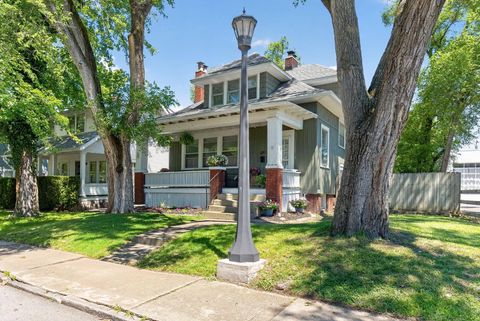 Photo of 24 W Kenworth Road, Columbus, OH 43214 (MLS # 226023582)