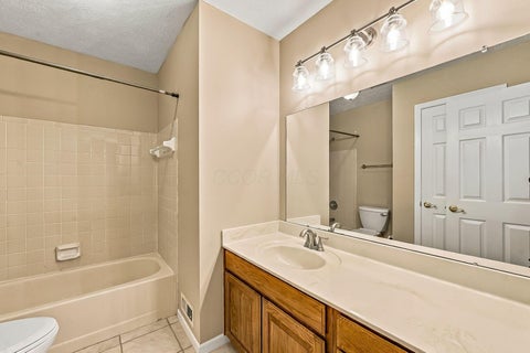 Tiny photo for 1519 Eastmeadow Place, Columbus, OH 43235 (MLS # 226039340)
