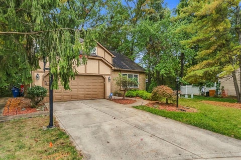 Tiny photo for 1519 Eastmeadow Place, Columbus, OH 43235 (MLS # 226039340)
