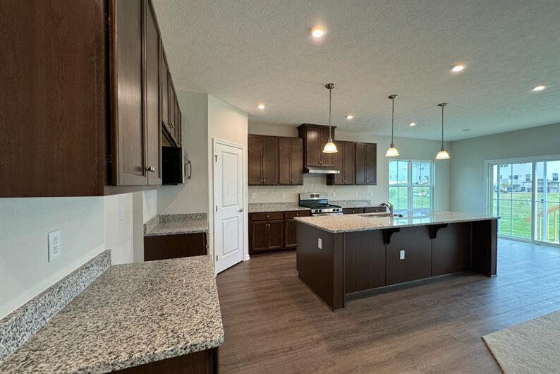 1384 Cypress Point Drive, Sunbury, Ohio image 3