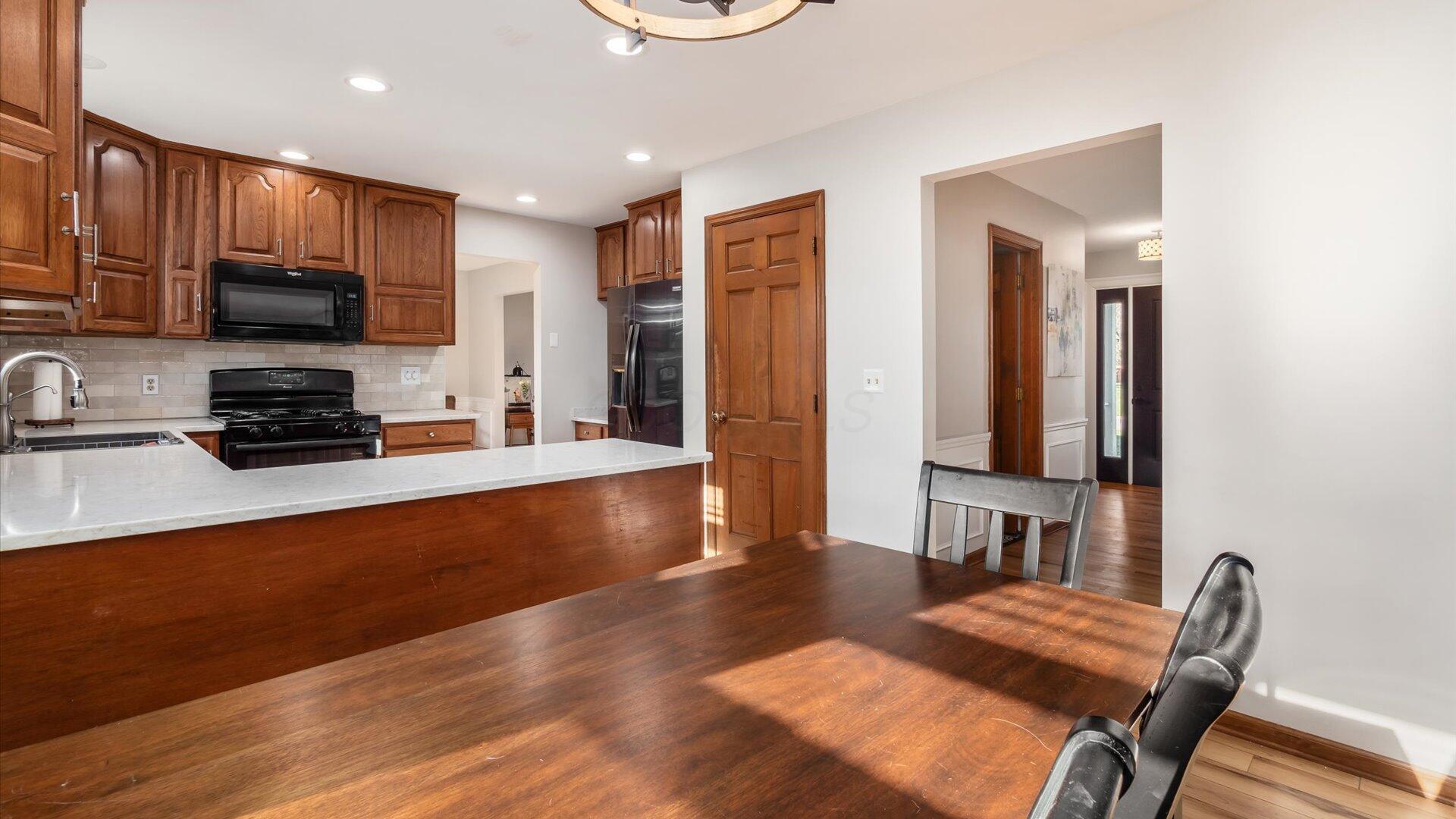 9703 Grandview Avenue, Pickerington, Ohio image 12