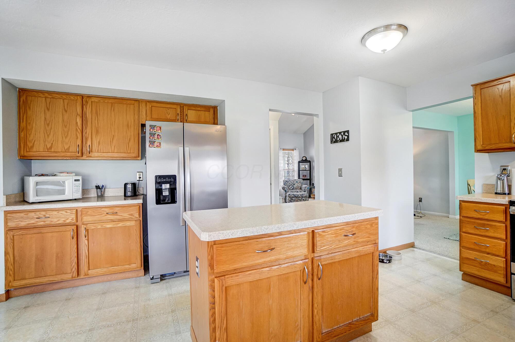 8572 Robbins Loop Drive, Reynoldsburg, Ohio image 16