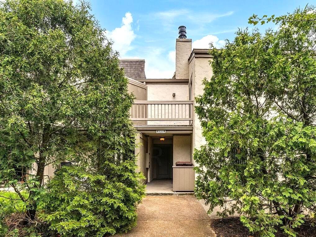 1370 Lake Shore Drive 148