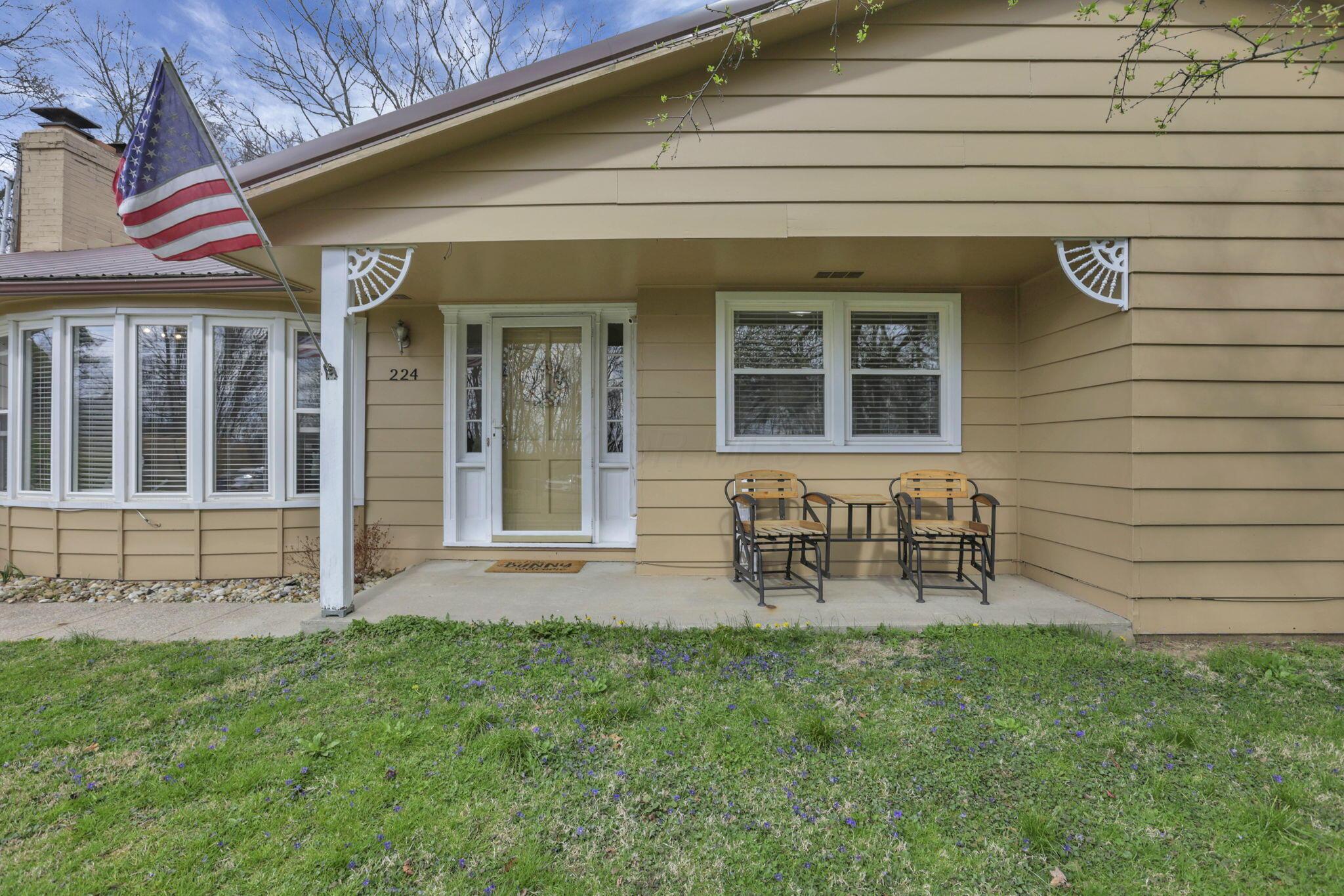 224 Brentwood Drive NE