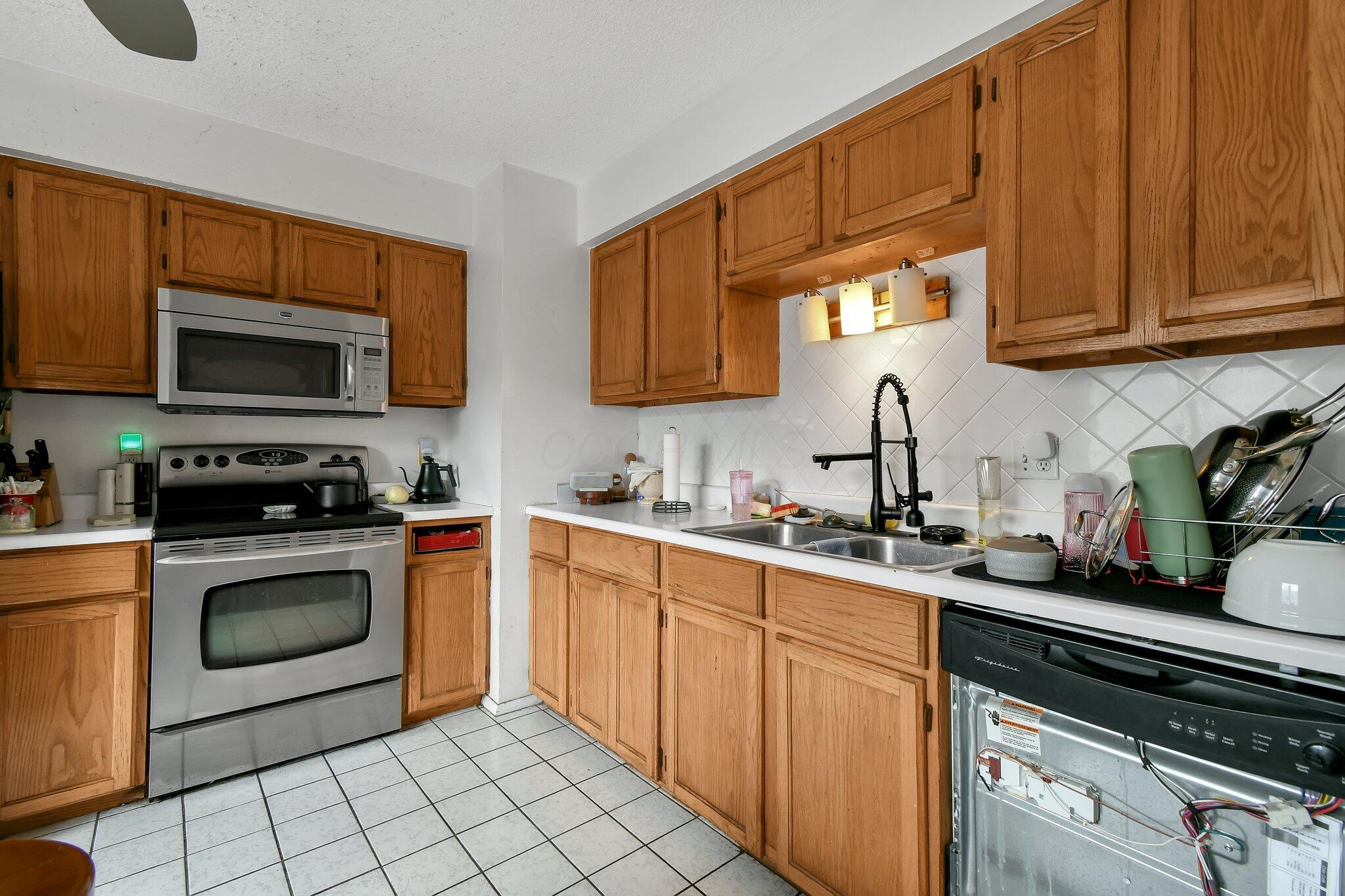 557 Woodingham Place, Columbus, Ohio image 10