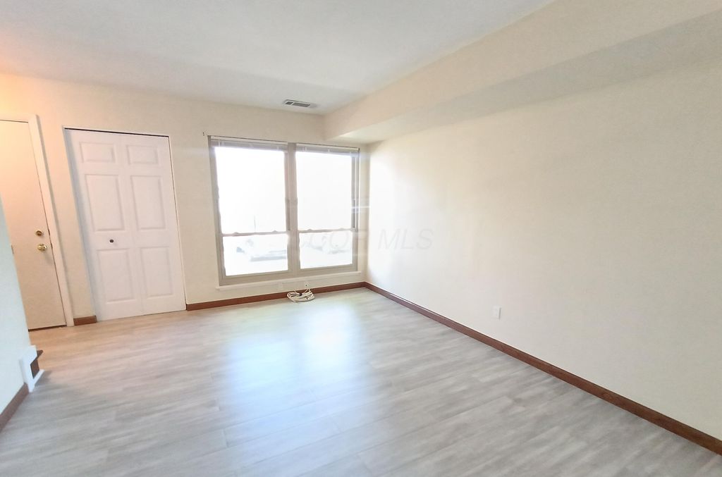 Photo of 4695 Keswick Court F #F, Columbus, OH 43220 (MLS # 226014070)