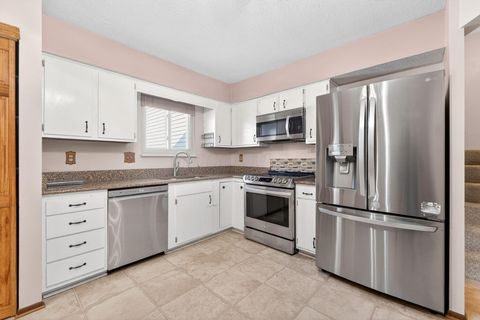 Tiny photo for 3712 Creek Ridge Court, Columbus, OH 43230 (MLS # 226004348)