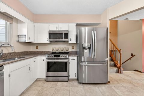 Tiny photo for 3712 Creek Ridge Court, Columbus, OH 43230 (MLS # 226004348)