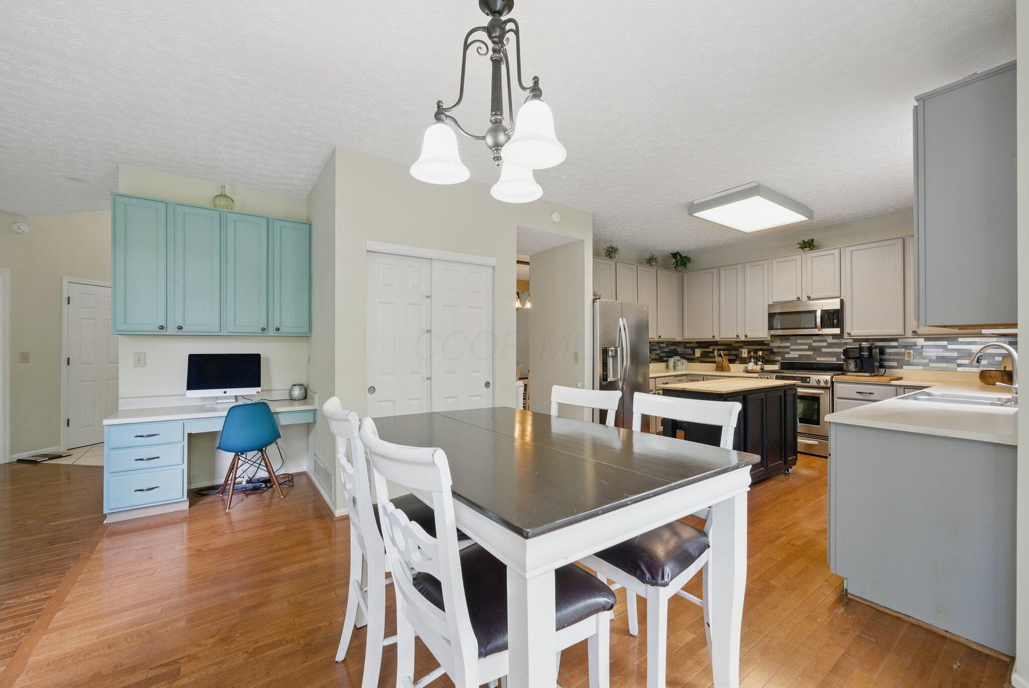 93 Hampton Park, Westerville, Ohio image 18